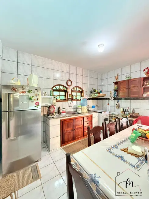 Foto 6 de Casa com 4 quartos à venda, 360m2 em Araruama - RJ