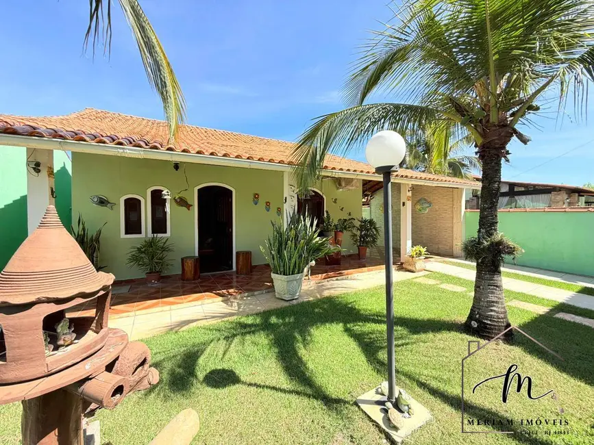 Foto 3 de Casa com 4 quartos à venda, 360m2 em Araruama - RJ