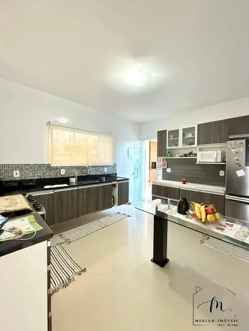 Foto 6 de Casa de Condomínio com 3 quartos à venda em Araruama - RJ