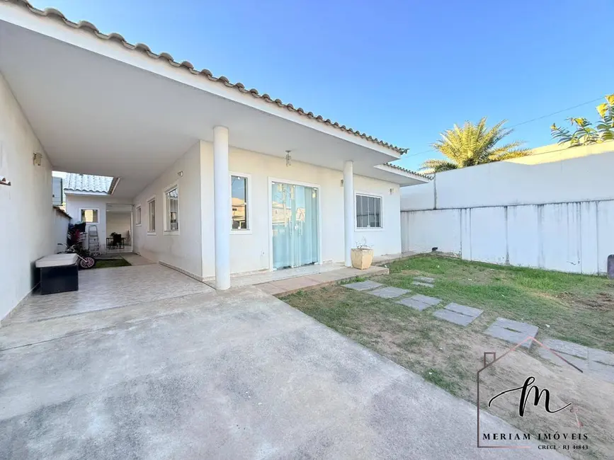 Foto 1 de Casa de Condomínio com 3 quartos à venda em Araruama - RJ