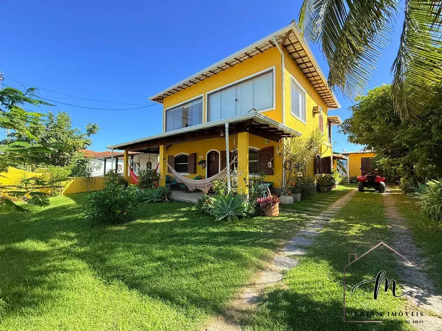 Foto 1 de Casa com 4 quartos à venda em Araruama - RJ