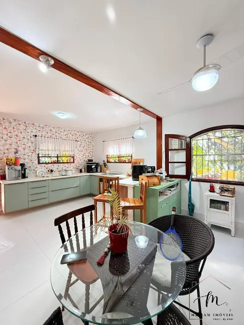 Foto 8 de Casa com 4 quartos à venda em Araruama - RJ