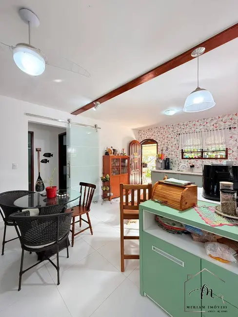 Foto 7 de Casa com 4 quartos à venda em Araruama - RJ