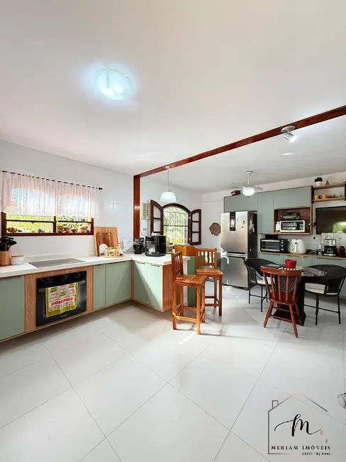 Foto 4 de Casa com 4 quartos à venda em Araruama - RJ