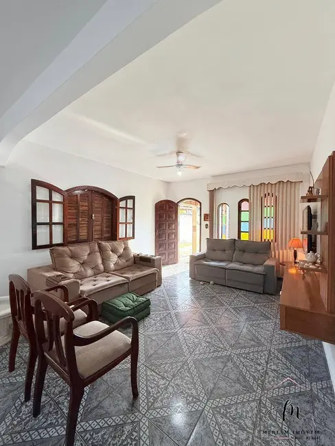 Foto 8 de Casa com 3 quartos à venda, 900m2 em Araruama - RJ