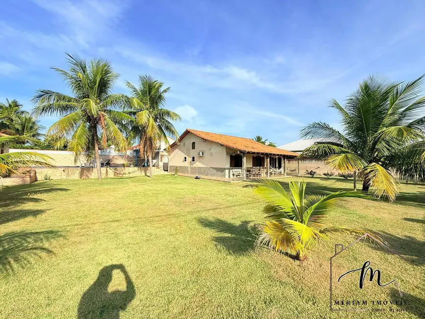Foto 4 de Casa com 3 quartos à venda, 900m2 em Araruama - RJ