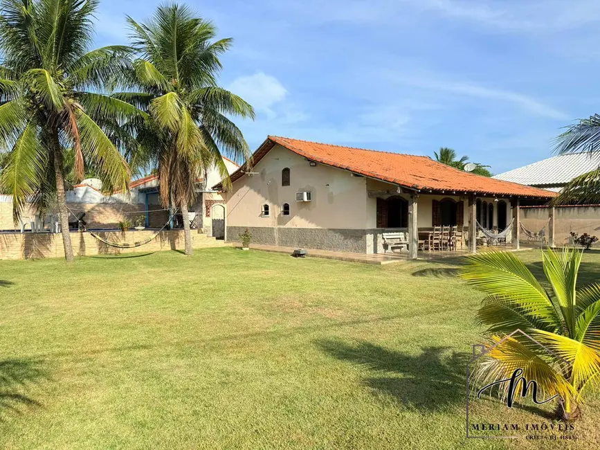 Foto 3 de Casa com 3 quartos à venda, 900m2 em Araruama - RJ