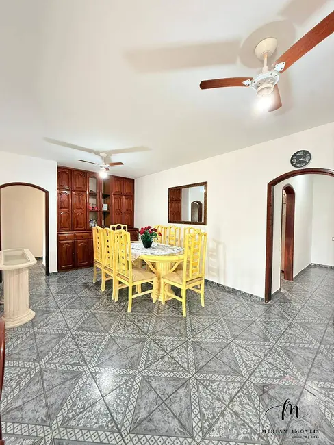 Foto 9 de Casa com 3 quartos à venda, 900m2 em Araruama - RJ