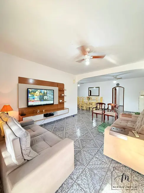 Foto 6 de Casa com 3 quartos à venda, 900m2 em Araruama - RJ