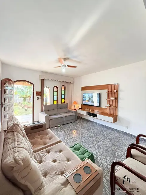 Foto 7 de Casa com 3 quartos à venda, 900m2 em Araruama - RJ