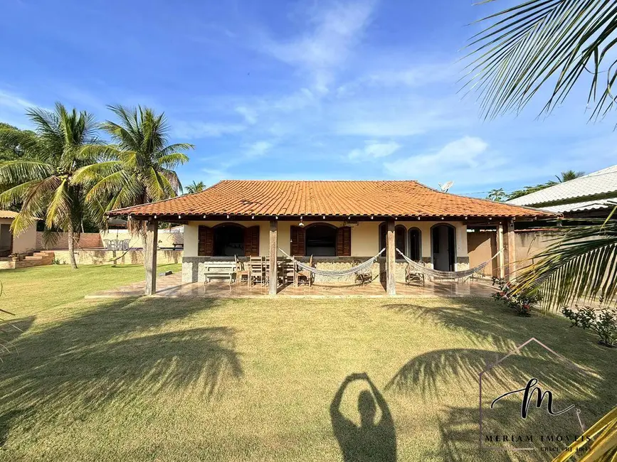 Foto 2 de Casa com 3 quartos à venda, 900m2 em Araruama - RJ