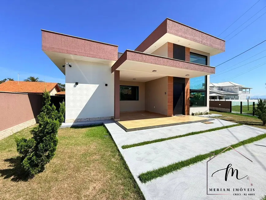 Foto 3 de Casa de Condomínio com 3 quartos à venda em Araruama - RJ