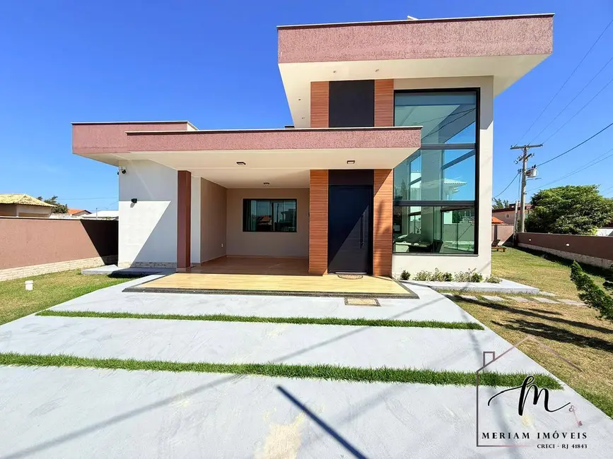 Foto 1 de Casa de Condomínio com 3 quartos à venda em Araruama - RJ