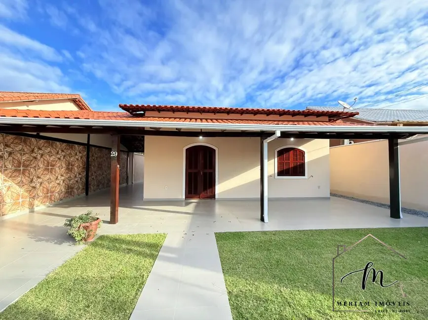 Foto 1 de Casa de Condomínio com 3 quartos à venda, 360m2 em Araruama - RJ