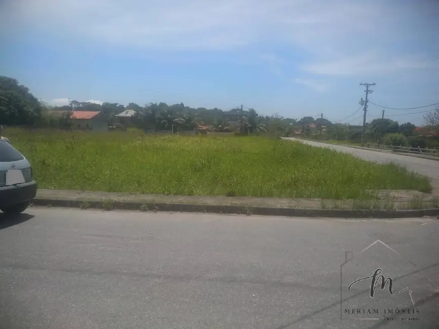 Foto 1 de Terreno / Lote à venda, 600m2 em Araruama - RJ