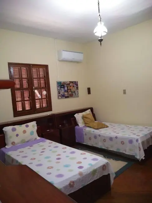 Casa com 3 quartos à venda e para alugar em Parque Tarcisio Miranda, Campos Dos Goytacazes - RJ - imagem 9 Foto 9 de Casa com 3 quartos à venda e para alugar em Parque Tarcisio Miranda, Campos Dos Goytacazes - RJ