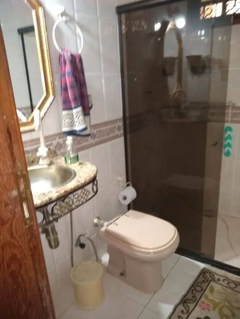Casa com 3 quartos à venda e para alugar em Parque Tarcisio Miranda, Campos Dos Goytacazes - RJ - imagem 3 Foto 3 de Casa com 3 quartos à venda e para alugar em Parque Tarcisio Miranda, Campos Dos Goytacazes - RJ