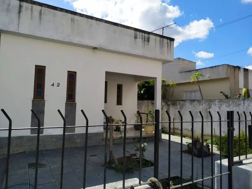 Foto 1 de Casa com 3 quartos à venda em Centro, Campos Dos Goytacazes - RJ