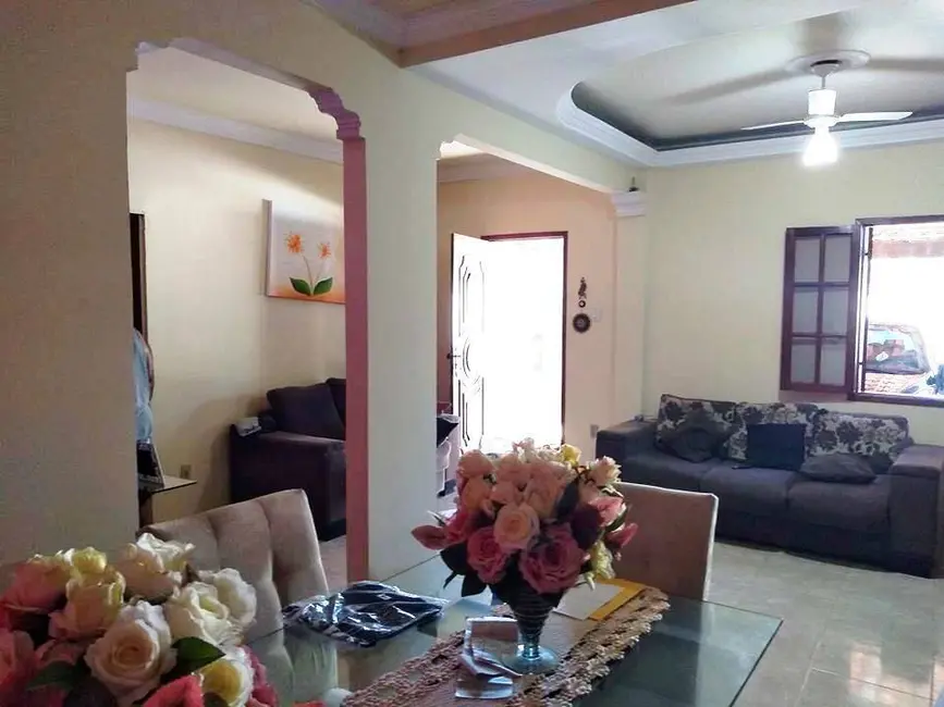 Foto 1 de Casa com 4 quartos à venda em Parque Tropical, Campos Dos Goytacazes - RJ