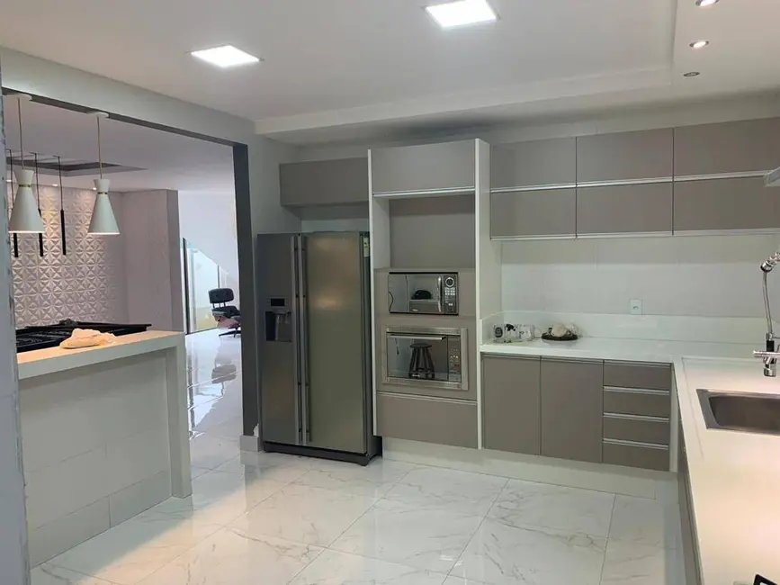Casa com 4 quartos à venda e para alugar em Parque Rodoviário, Campos Dos Goytacazes - RJ - imagem 6 Foto 6 de Casa com 4 quartos à venda e para alugar em Parque Rodoviário, Campos Dos Goytacazes - RJ