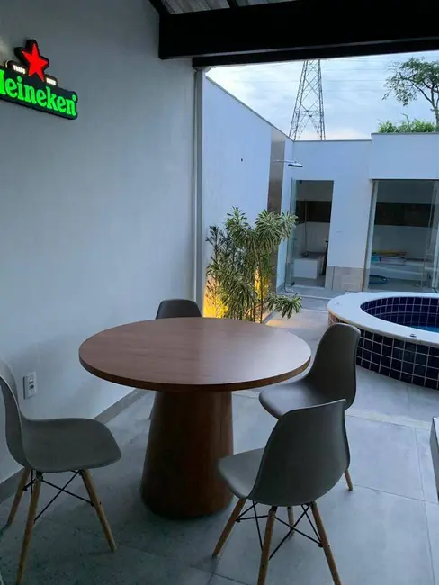 Foto 17 de Casa com 4 quartos à venda e para alugar em Parque Rodoviário, Campos Dos Goytacazes - RJ