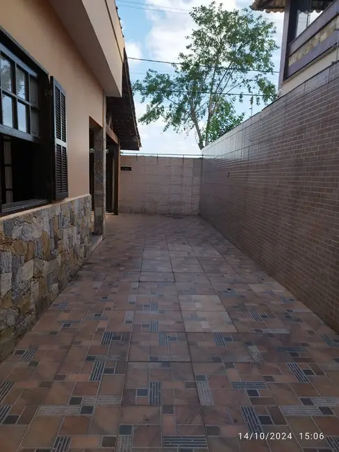 Foto 1 de Casa com 3 quartos à venda em Campos Dos Goytacazes - RJ
