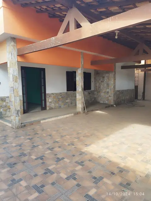 Casa com 3 quartos à venda em Campos Dos Goytacazes - RJ - imagem 3 Foto 3 de Casa com 3 quartos à venda em Campos Dos Goytacazes - RJ