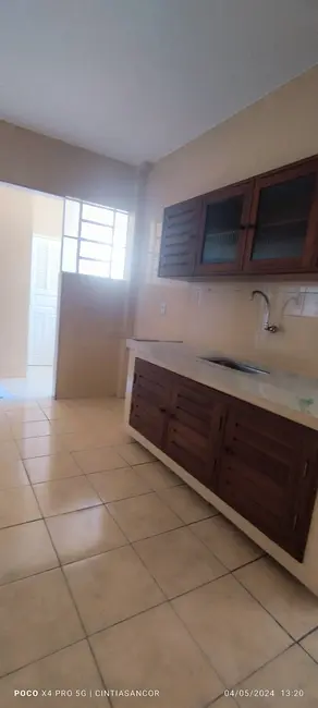 Casa com 2 quartos para alugar, 80m2 em Centro, Campos Dos Goytacazes - RJ - imagem 4 Foto 4 de Casa com 2 quartos para alugar, 80m2 em Centro, Campos Dos Goytacazes - RJ