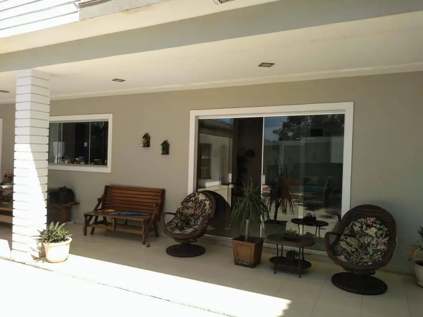 Foto 4 de Casa com 4 quartos à venda em Parque Rodoviário, Campos Dos Goytacazes - RJ