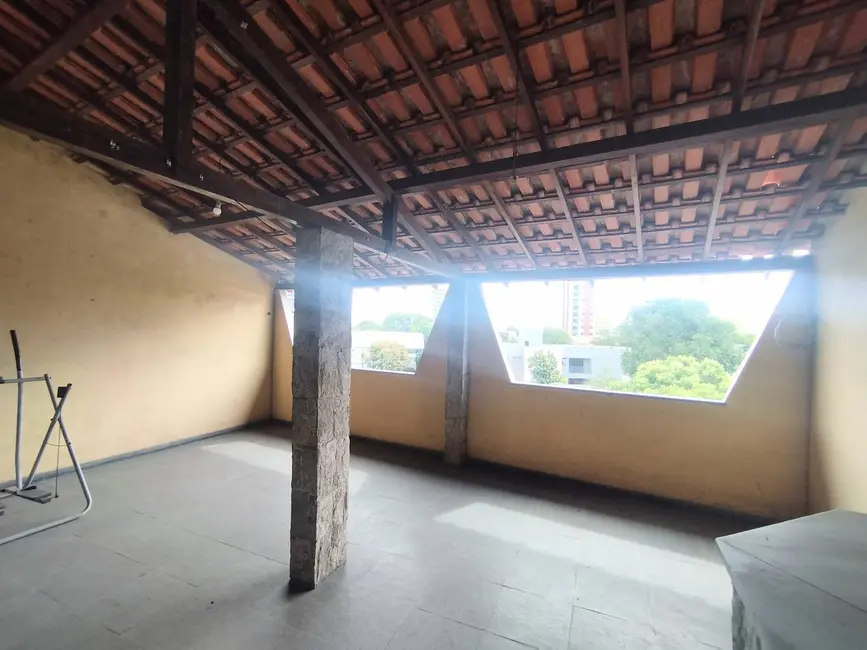 Casa com 3 quartos para alugar em Centro, Campos Dos Goytacazes - RJ - imagem 1 Foto 1 de Casa com 3 quartos para alugar em Centro, Campos Dos Goytacazes - RJ