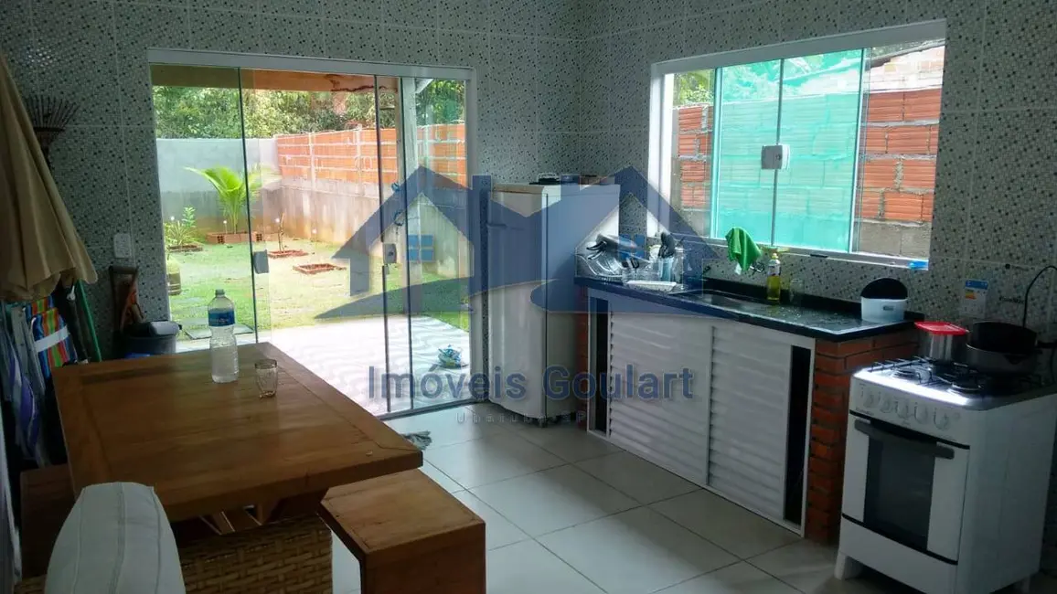 Foto 2 de Casa com 2 quartos à venda, 150m2 em Ubatuba - SP