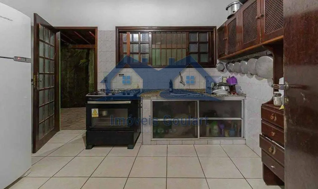 Foto 3 de Casa com 7 quartos à venda, 360m2 em Ubatuba - SP