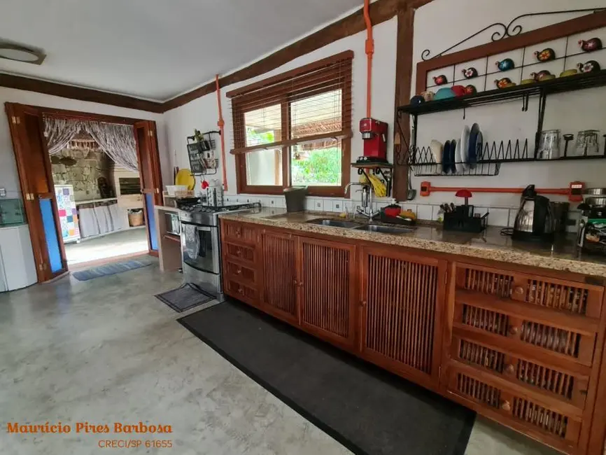 Foto 9 de Sobrado com 4 quartos à venda, 219m2 em Centro, Ilhabela - SP