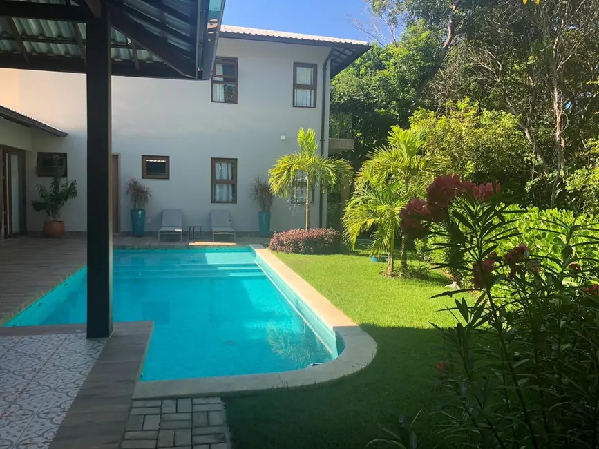 Foto 1 de Casa com 4 quartos à venda, 355m2 em Camacari - BA