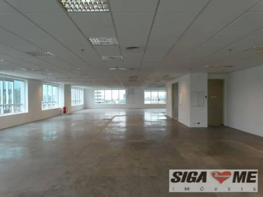 Foto 9 de Casa com 2 quartos para alugar, 626m2 em Cidade Monções, São Paulo - SP