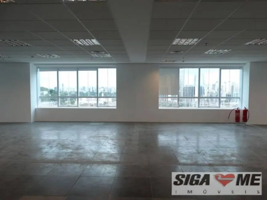 Foto 3 de Casa com 2 quartos para alugar, 626m2 em Cidade Monções, São Paulo - SP