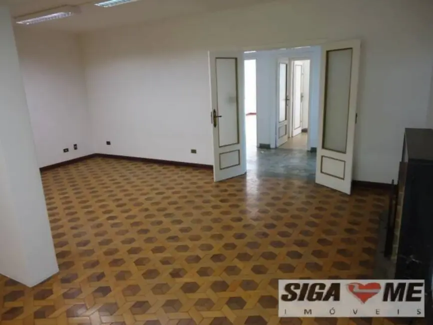 Sobrado com 3 quartos à venda, 385m2 em Cidade Monções, São Paulo - SP - imagem 6 Foto 6 de Sobrado com 3 quartos à venda, 385m2 em Cidade Monções, São Paulo - SP