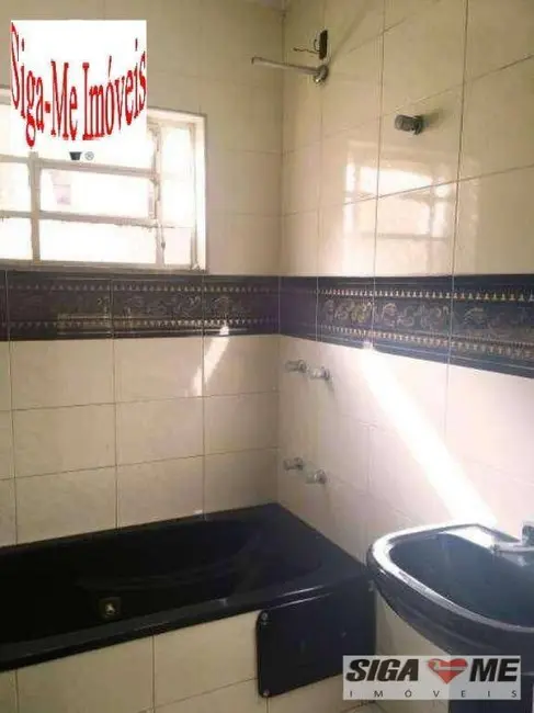 Foto 2 de Casa com 3 quartos para alugar, 130m2 em Jardim Aeroporto, São Paulo - SP