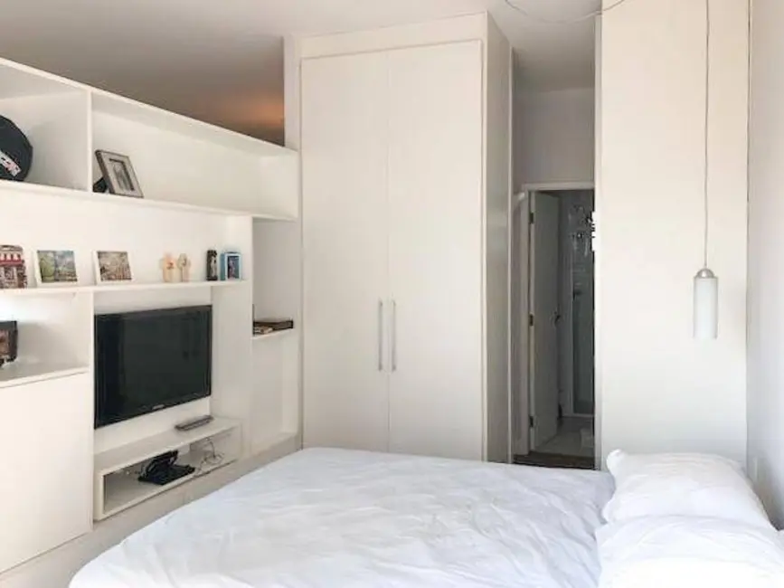 Foto 2 de Apartamento com 1 quarto para alugar, 41m2 em Barra Funda, São Paulo - SP