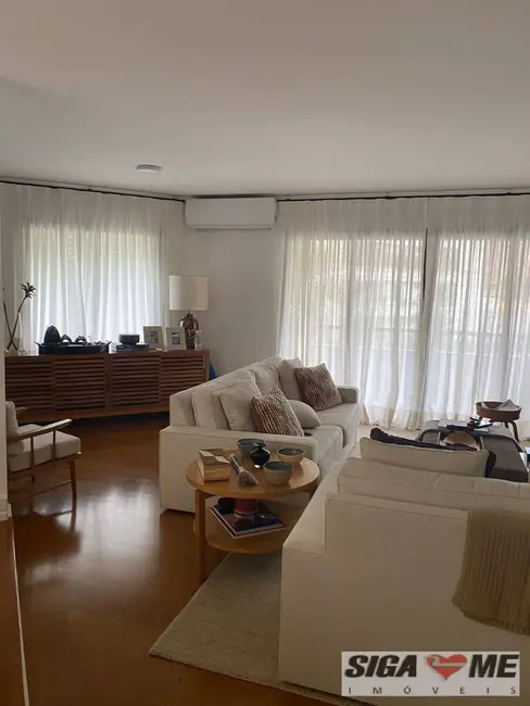 Foto 8 de Apartamento com 3 quartos à venda, 204m2 em Itaim Bibi, São Paulo - SP