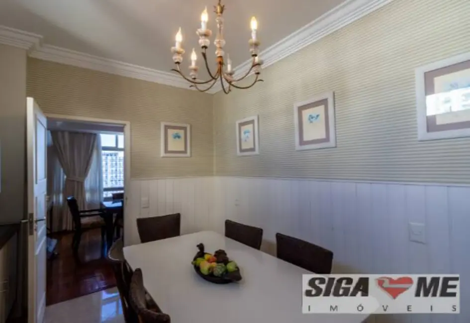 Apartamento com 3 quartos à venda, 210m2 em Higienópolis, São Paulo - SP - imagem 4 Foto 4 de Apartamento com 3 quartos à venda, 210m2 em Higienópolis, São Paulo - SP