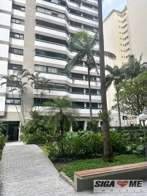 Apartamento com 4 quartos para alugar, 147m2 em Vila Uberabinha, São Paulo - SP - imagem 3 Foto 3 de Apartamento com 4 quartos para alugar, 147m2 em Vila Uberabinha, São Paulo - SP