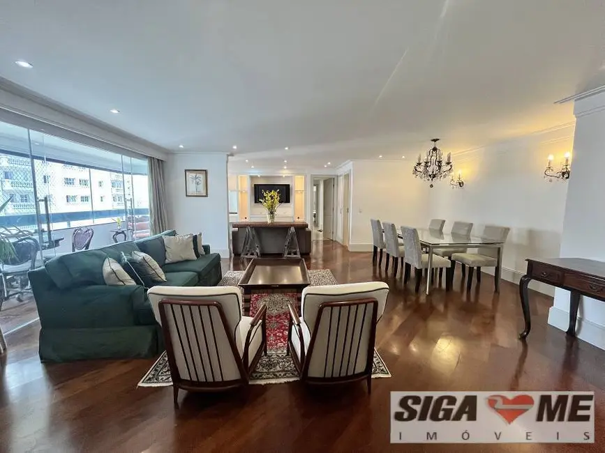 Apartamento com 4 quartos para alugar, 147m2 em Vila Uberabinha, São Paulo - SP - imagem 4 Foto 4 de Apartamento com 4 quartos para alugar, 147m2 em Vila Uberabinha, São Paulo - SP