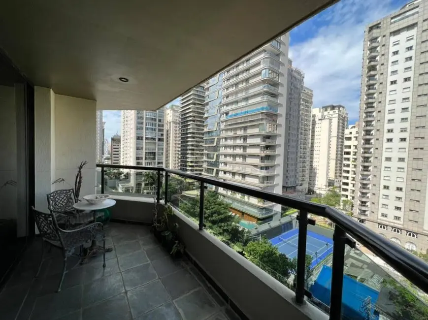Foto 2 de Apartamento com 4 quartos à venda e para alugar, 220m2 em Itaim Bibi, São Paulo - SP