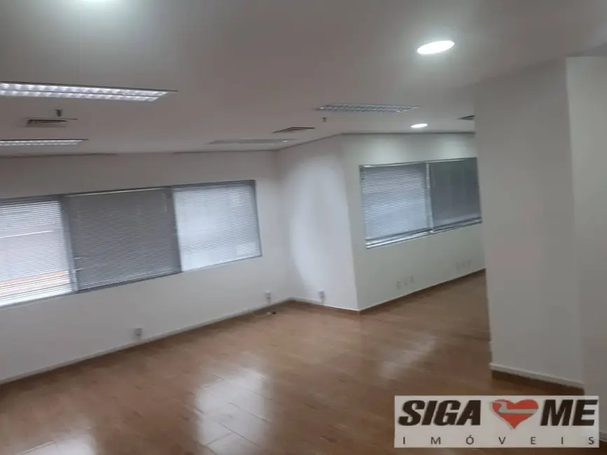 Sala Comercial para alugar, 135m2 em Vila Olímpia, São Paulo - SP - imagem 4 Foto 4 de Sala Comercial para alugar, 135m2 em Vila Olímpia, São Paulo - SP