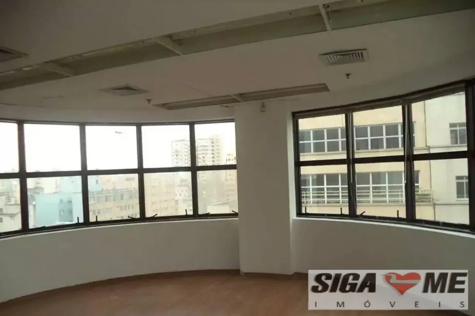 Sala Comercial à venda e para alugar, 188m2 em Vila Olímpia, São Paulo - SP - imagem 3 Foto 3 de Sala Comercial à venda e para alugar, 188m2 em Vila Olímpia, São Paulo - SP