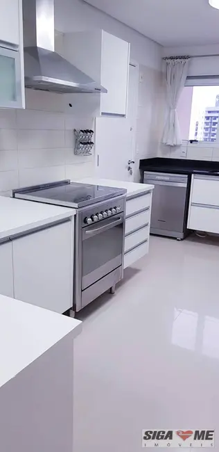 Apartamento com 3 quartos para alugar, 211m2 em Vila Andrade, São Paulo - SP - imagem 3 Foto 3 de Apartamento com 3 quartos para alugar, 211m2 em Vila Andrade, São Paulo - SP