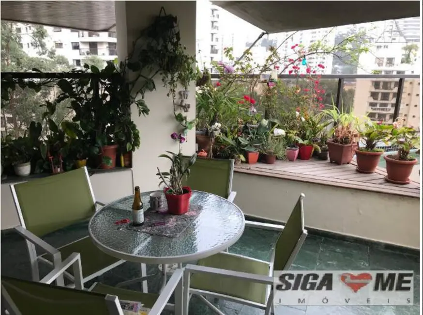 Apartamento com 3 quartos à venda, 197m2 em Vila Andrade, São Paulo - SP - imagem 3 Foto 3 de Apartamento com 3 quartos à venda, 197m2 em Vila Andrade, São Paulo - SP