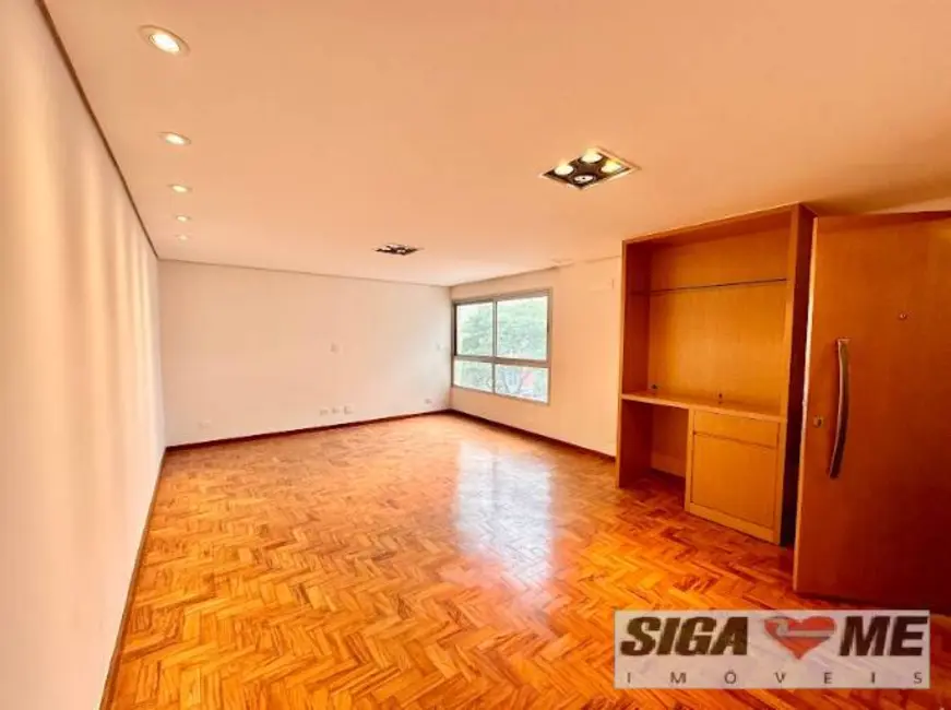 Foto 2 de Apartamento com 3 quartos para alugar, 130m2 em Cerqueira César, São Paulo - SP