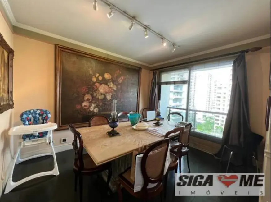 Foto 2 de Apartamento com 4 quartos à venda, 220m2 em Itaim Bibi, São Paulo - SP